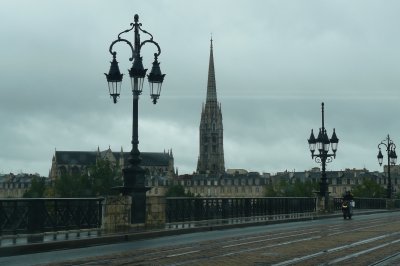 Le Pont de pierre, Burdeos