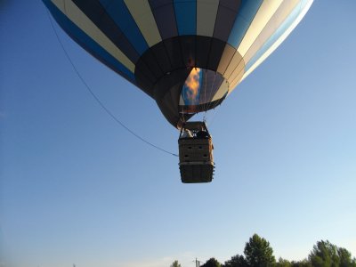 פאזל של montgolfiÃ©re dans le gers