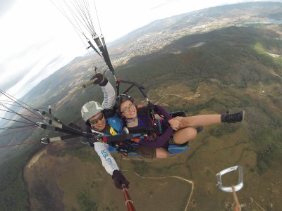 un paseo en parapente