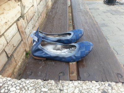 abanded shoes jigsaw puzzle