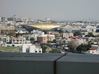 La metro de Dubai vista desde el hotel