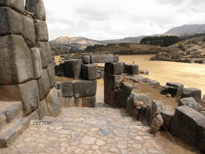 פאזל של SACSAYHUAMAN