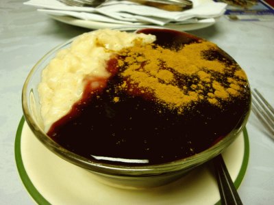 mazamorra morada y arroz con leche peruano