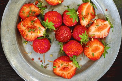 strawberries jigsaw puzzle