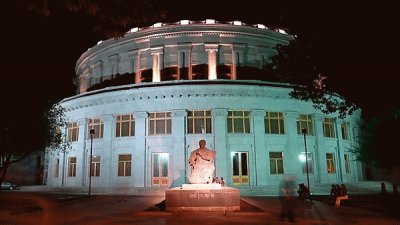 פאזל של yerevan opera