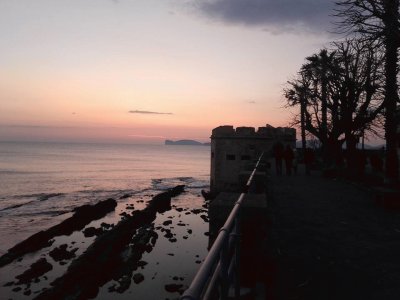 פאזל של Alghero - Torre di S. Giacomo con Capo Caccia