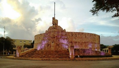 פאזל של Monumento a la Patria, MÃ©rida, MÃ©xico