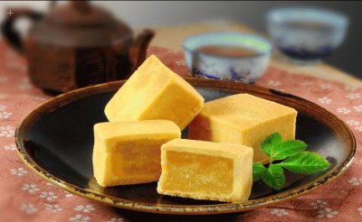Pineapple cake