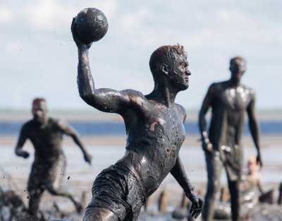 Voleibol En Barro