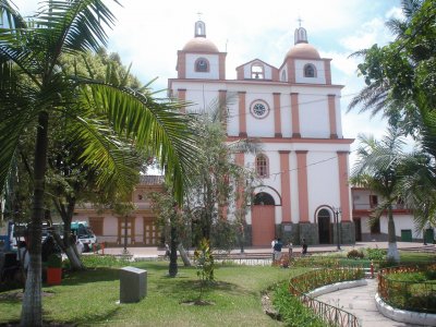 פאזל של Iglesia Carolina del PrÃ­ncipe