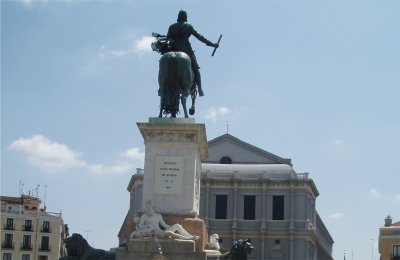 Estatua de Felipe V y Teatro Real de Madrid jigsaw puzzle