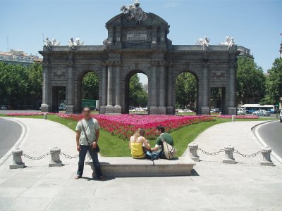 Puerta de AlcalÃ¡- Madrid jigsaw puzzle