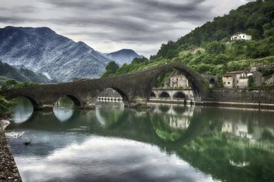 Valle del Serchio, Italia jigsaw puzzle