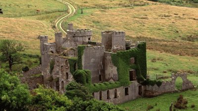CASTILLO