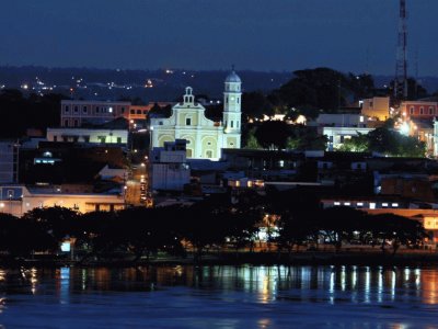 pueblo de noche