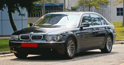 Auto 2002 BMW 7-Series jigsaw puzzle