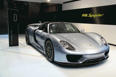 Auto 2014 Porsche 918 Spyder 608 HP