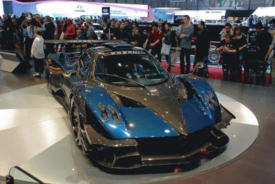 פאזל של Auto Pagani Zonda Revolucion V12 800 HP