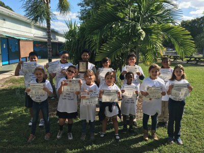 GABRIELA Y SUS AMIGUITOS DE CLASES