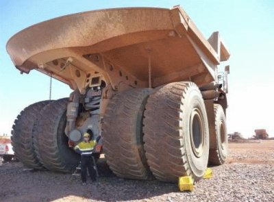 פאזל של CamiÃ³n Bucyrus MT6300AC, cap. 363 Ton, USA