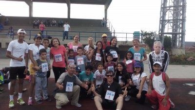 ZANDRO Y SUS AMIGOS DEl POLIDEPORTIVO