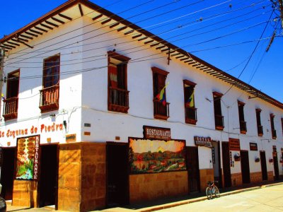 la esquina de piedra