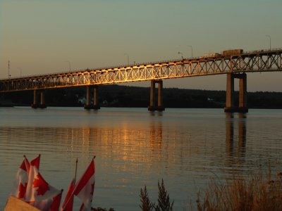 פאזל של Centennial Bridge Miramichi in setting sun   L