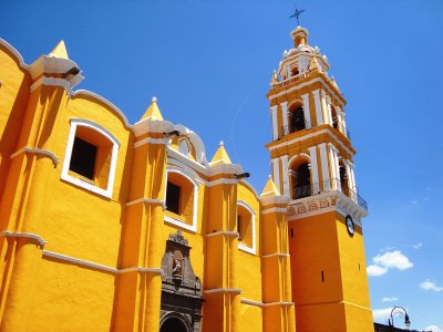 Templo en Cholula, Puebla. jigsaw puzzle