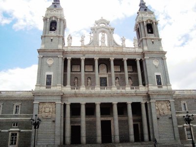 Catedral de Madrid, EspaÃ±a. jigsaw puzzle