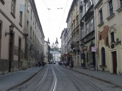 Vista de uma rua de Lviv, na UcrÃ¢nia jigsaw puzzle