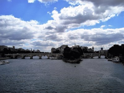 Puente sobre el rÃ­o Sena en ParÃ­s.