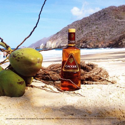 Ron AÃ±ejo Cacique: ClÃ¡sico con Agua de Coco