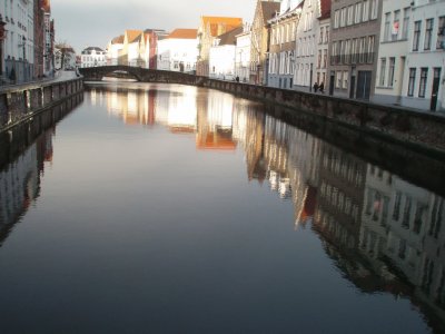 Bruges Belgique reflets dans un canal