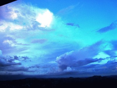 Cielo azulado en la Sierra Tarahumara.