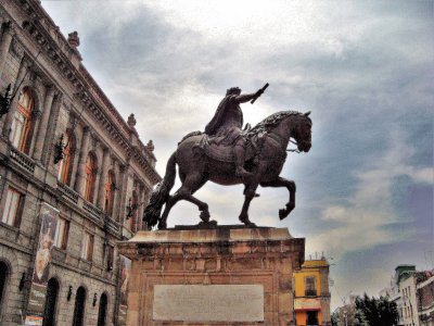 פאזל של Estatua de TolsÃ¡, Ciudad de MÃ©xico.