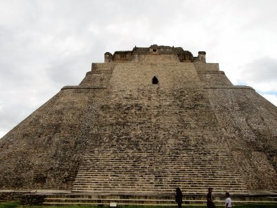 פאזל של PirÃ¡mide maya en Uxmal, MÃ©xico.