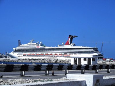 Crucero en Puerto Progreso, MÃ©xico.