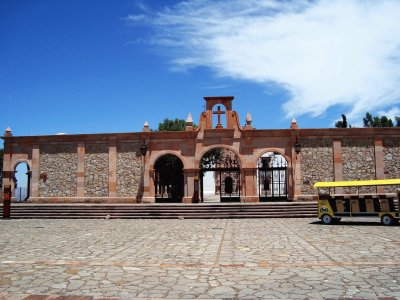 Templo en el Cerro de la Bufa, Zacatecas. jigsaw puzzle