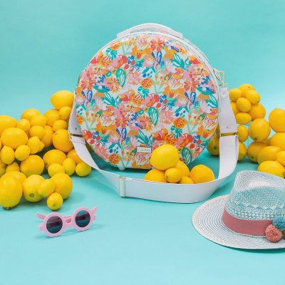 Pretty Travel Hat Box-Still Life jigsaw puzzle