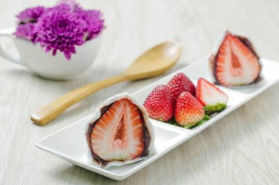 Japan strawberry dessert