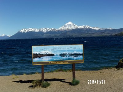 פאזל של Lago Huechulafquen, VolcÃ¡n Lanin - SMA