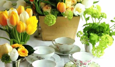 Spring Table Centerpieces