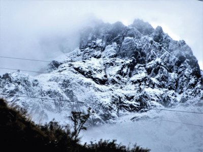 MontaÃ±a nevada en los Andes peruanos.
