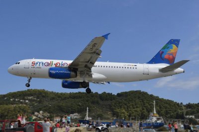 Small Planet Airlines Airbus A320 Lituania jigsaw puzzle