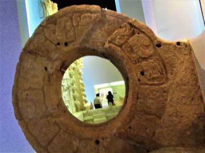 פאזל של Gran Museo del Mundo Maya en MÃ©rida, YucatÃ¡n.
