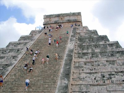 Back when you could CLIMB the Castillo