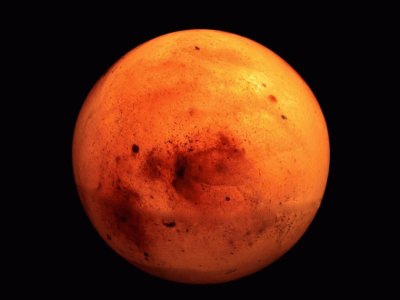 Marte es llamado el planeta rojo.