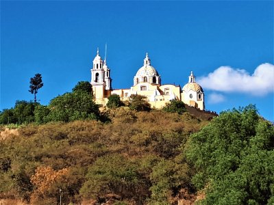 Templo en Cholula, Puebla. jigsaw puzzle