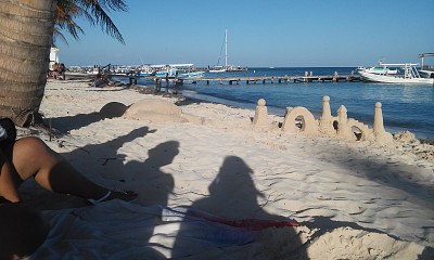 SOMBRAS EN PLAYA