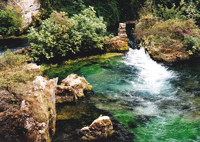 Fontaine de Vaucluse jigsaw puzzle